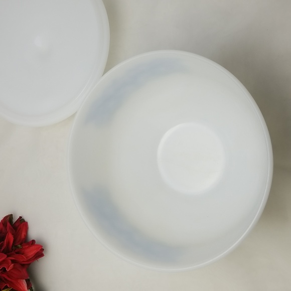 Federal Glass Blue Tulip Casserole Mixing Bowl with Lid - Picture 3 of 16